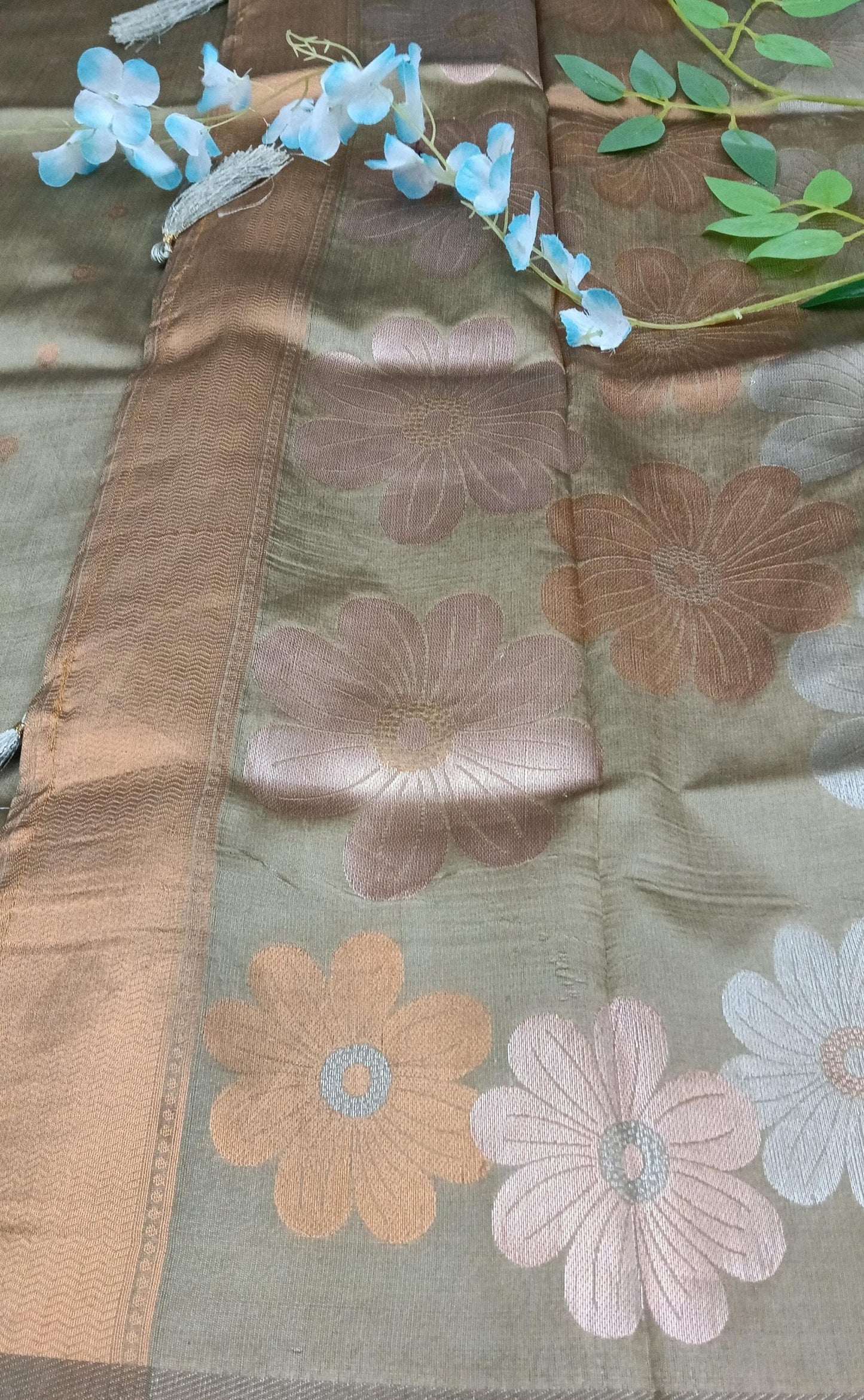 Banarasi soft Silk Saree with Weaving - BBS124E