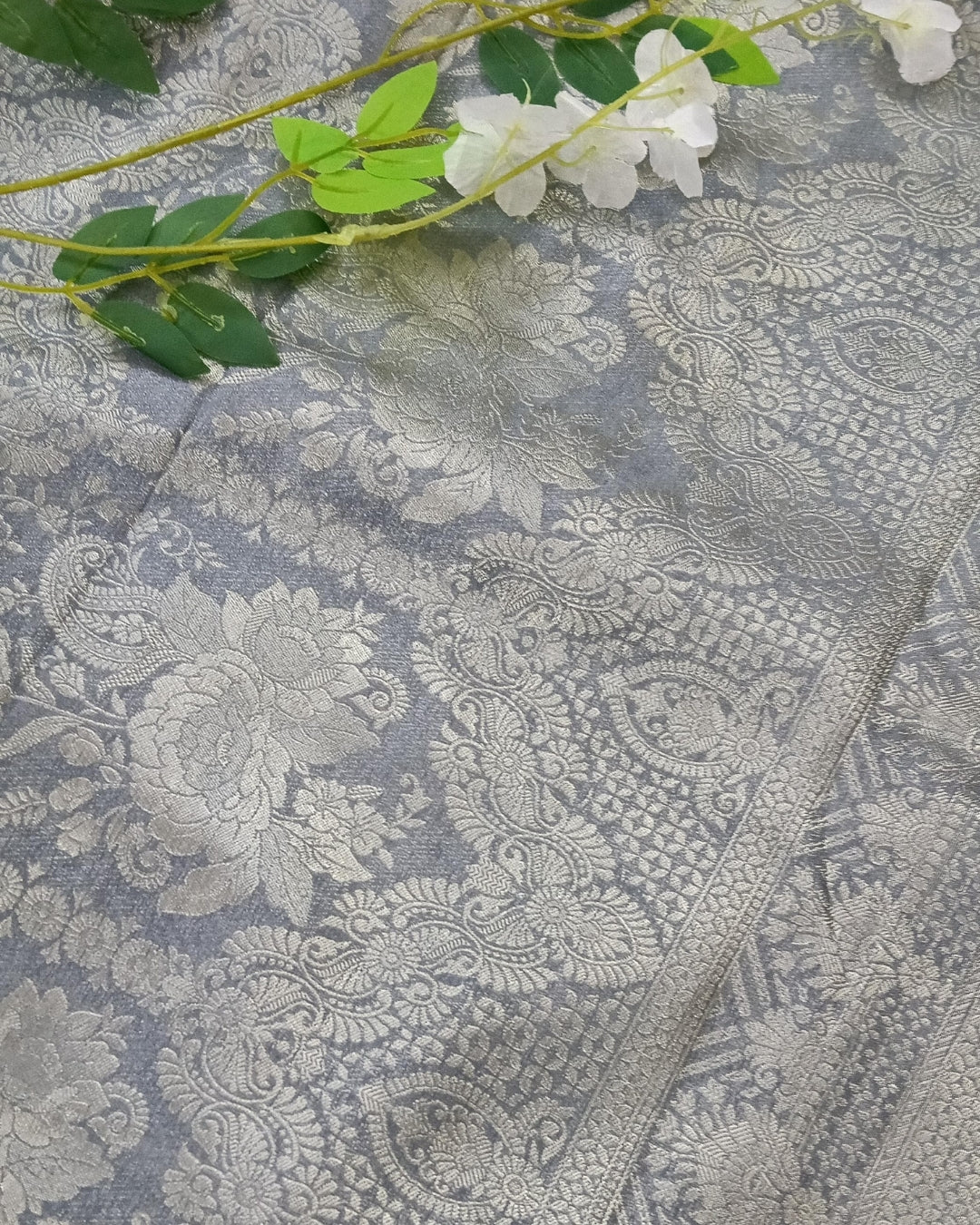 Banarasi Crape Silk saree with Jalli Design - BBS100