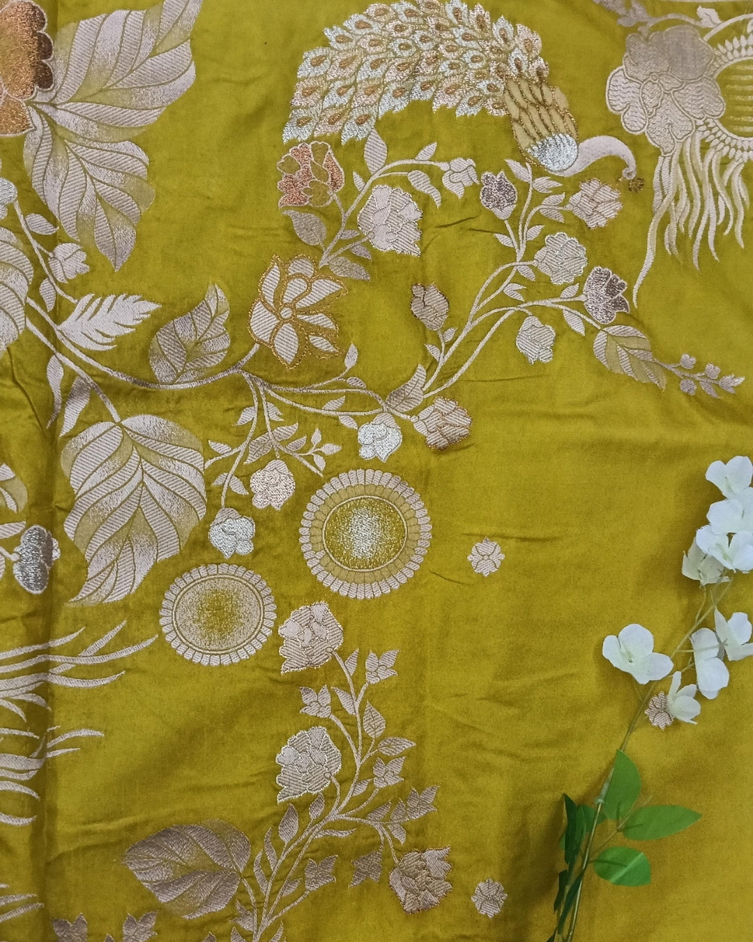 Banarasi Crape Silk Saree with Buta Design - BBS082