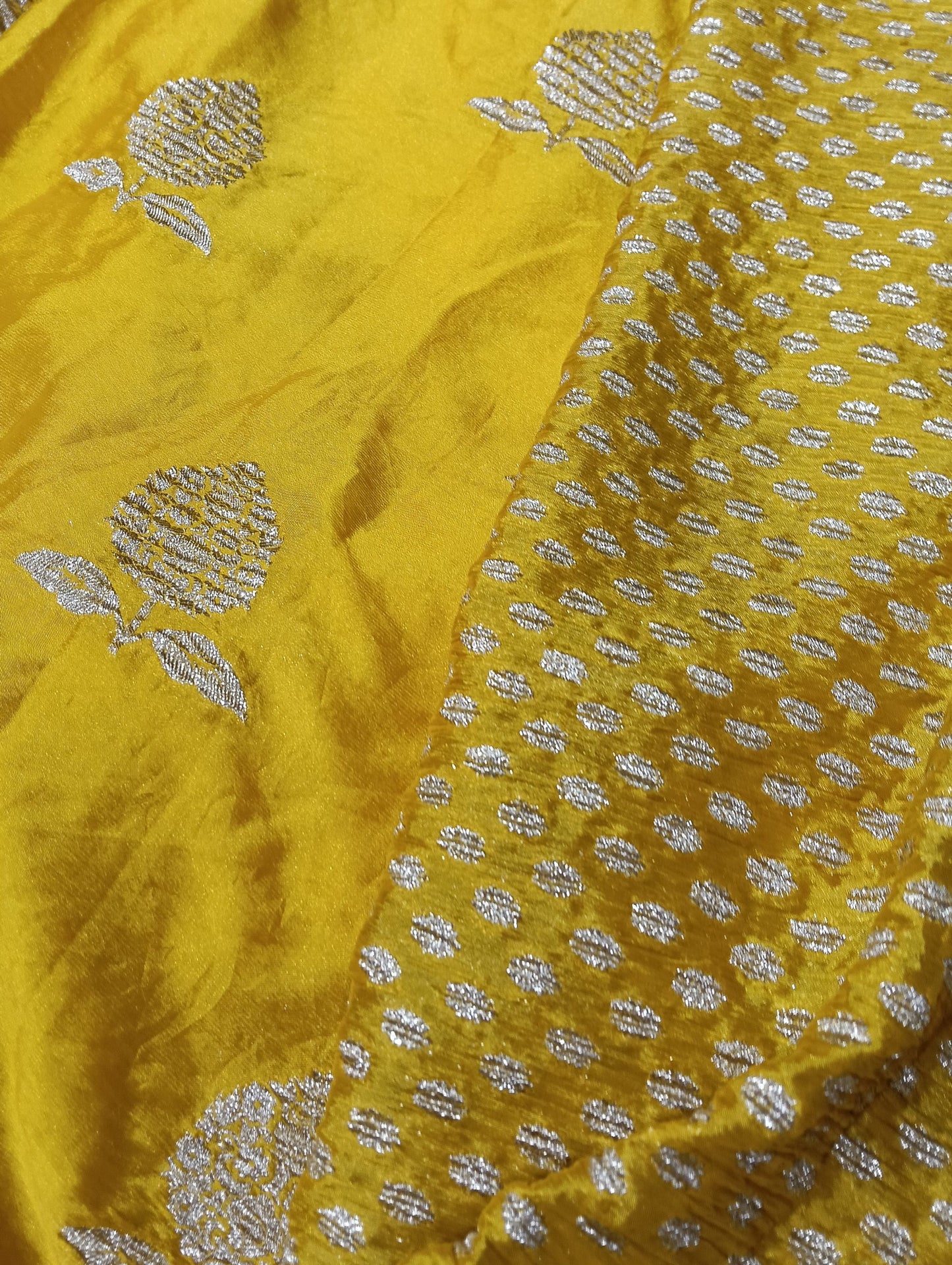Banarasi chiffon Georgette Saree with Crushed Border - BBS107C