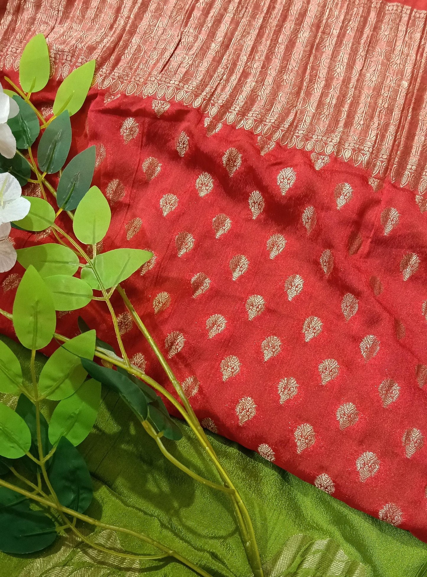 Banarasi chiffon Georgette Saree with Crushed Border - BBS107E