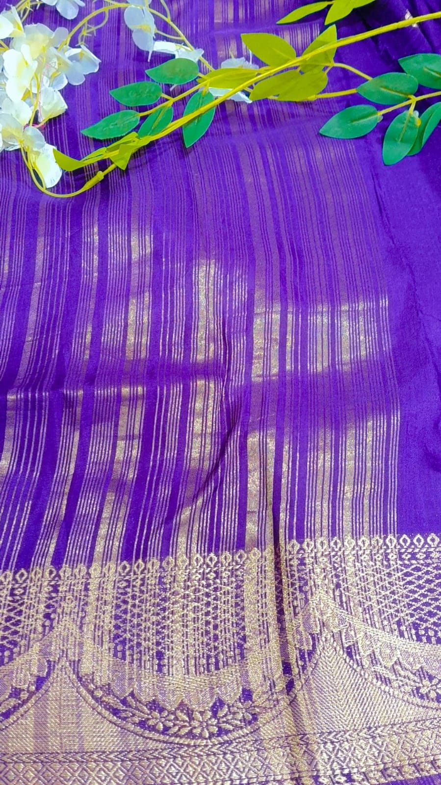 Banarasi Raw Mango Saree with Scallop border Design - BBS123A