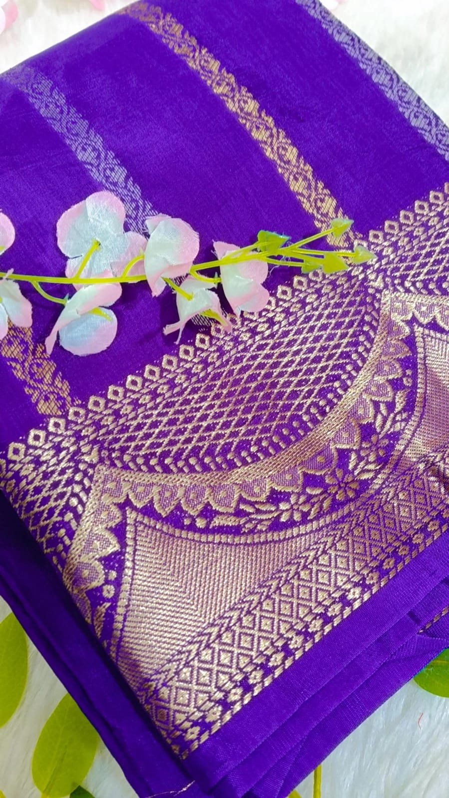 Banarasi Raw Mango Saree with Scallop border Design - BBS123A