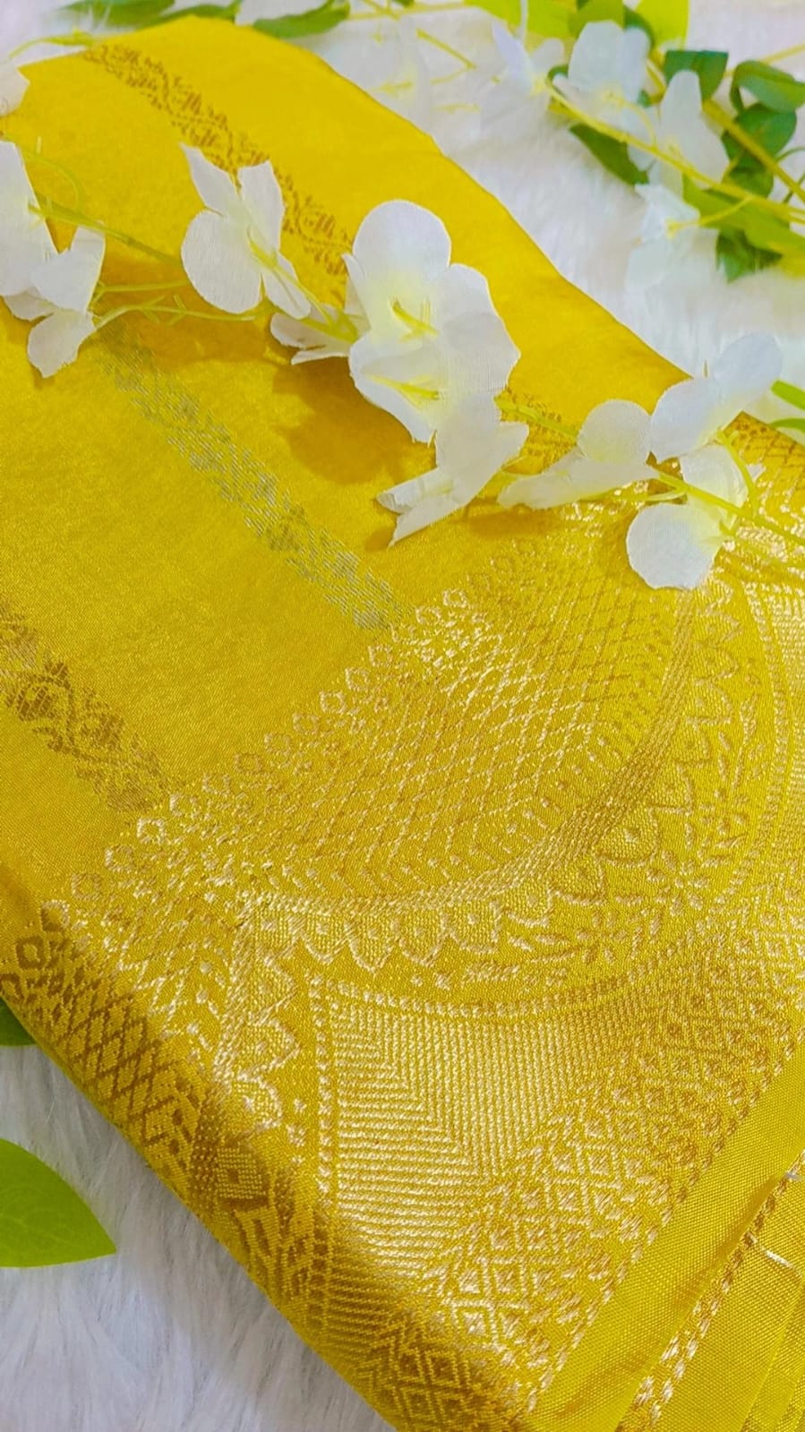 Banarasi Raw Mango Saree with Scallop border Design - BBS123C