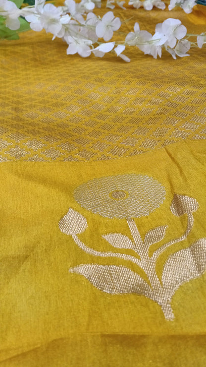 Banarasi Silk Saree with Weaving - BBS129A