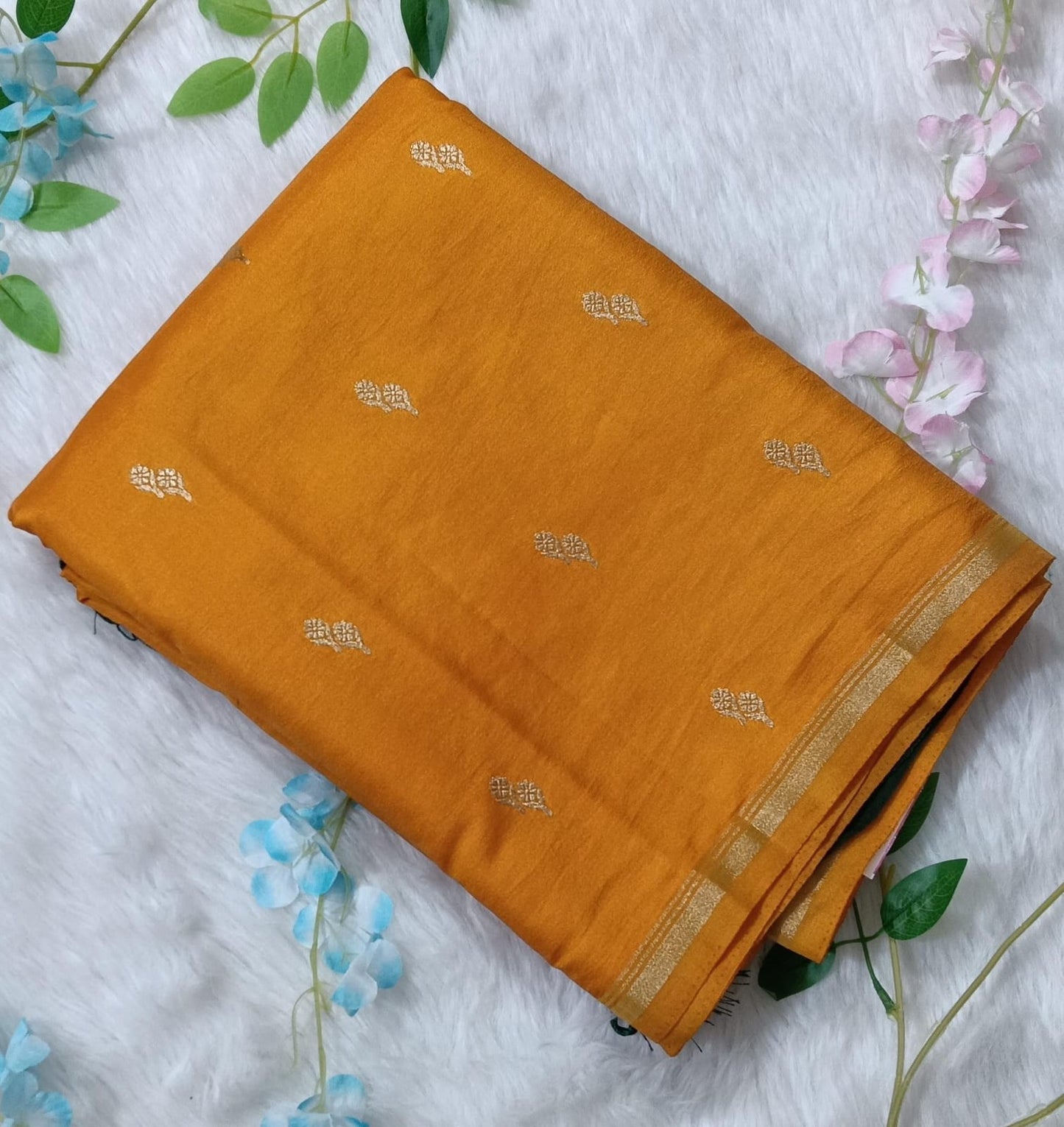 Chiniya Pattu Saree with small Weaving buta - BBS131D